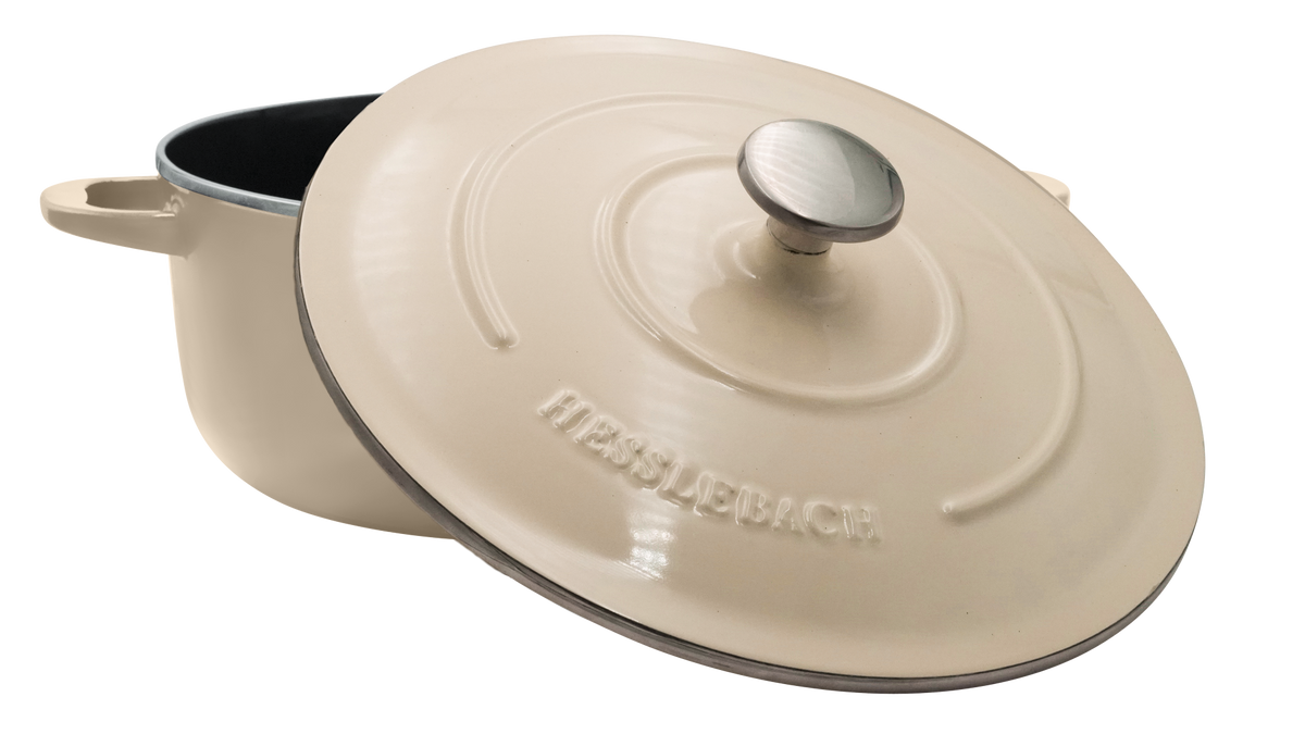 Hesslebach Cookware 8 inch 2 1/2 quart Dutch Oven.